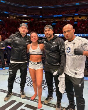 Maycee Barber Instagram - Big win for @mayceebarber tonight in Miami 👏🏼

She beat a ranked fighter that’s fought for the title. 

We’ll keep getting better and get our shot for the belt soon. 💯 

Hard work pays off! 

@lastcall155 @guifariamma 

#ufc #ufc299 #fight #miami #mma