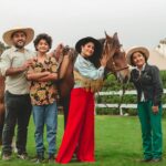 Mayella Lloclla Instagram - Navidad tiempo de Amar✨❤️‍🔥🥹 , Feliz Navidad para todos amigos 🫶🏼✨❤️‍🔥 Hermosas fotos en @cabalgatas.chincheros tomadas por el gran @alzamorafoto #HoyEsNavidad #MayellaLloclla