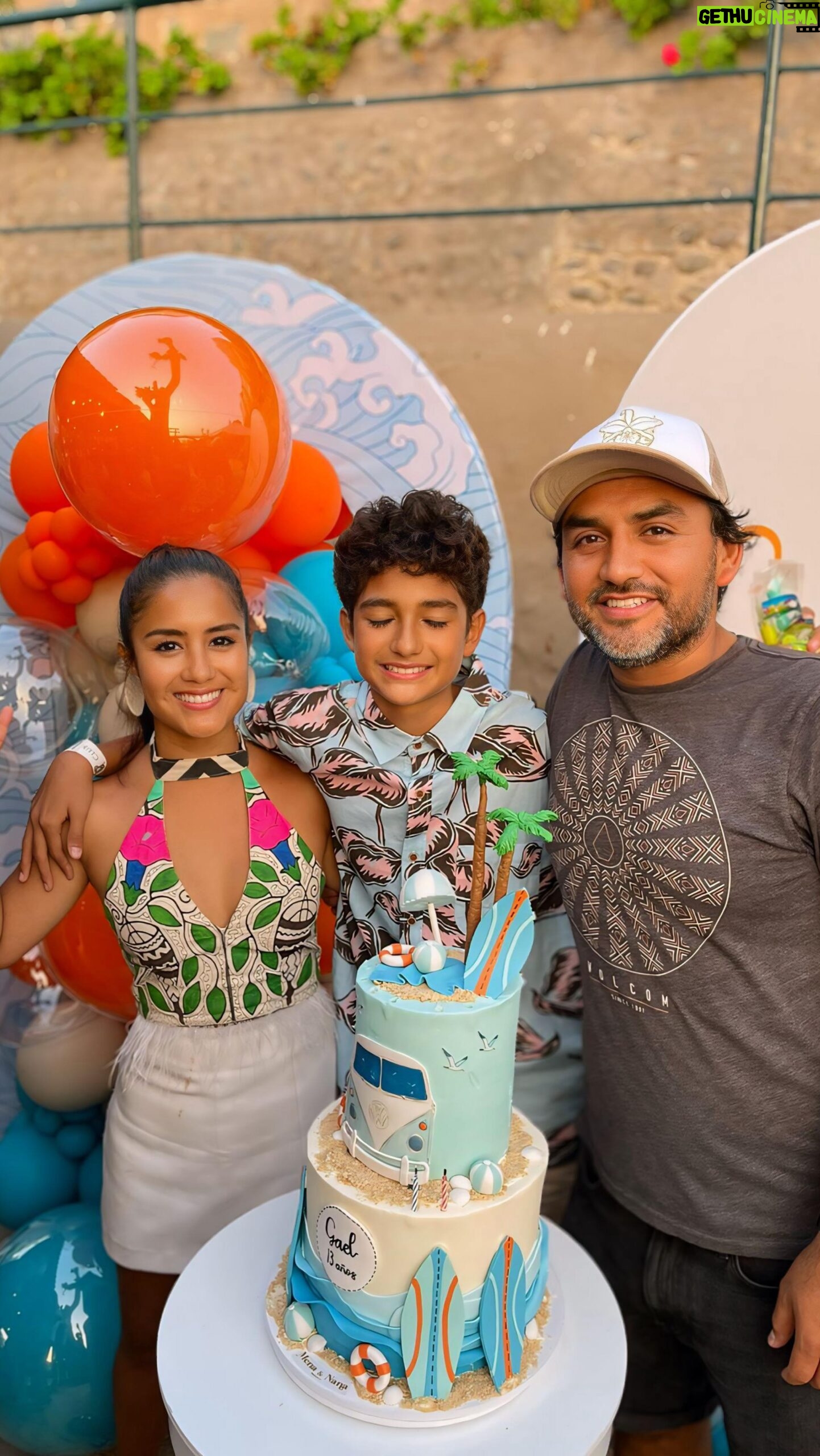 Mayella Lloclla Instagram - Ayer cumplió 13 años mi pequeño @gaelvasquezlloclla y por su cumpleaños quiso que sus amigos y primo sintieran lo que él siente cuando está en el mar surfeando 🏄🏻 felicidad, adrenalina y amor al mar . Gracias a todos por sus bonitos mensajes y por llenar el corazón de Gael de mucha felicidad. Te amamos hijo , a seguir creciendo como persona , siempre te apoyaremos en todo lo que te propongas hacer. ❤️🔥🫶🏼 Gracias a los profesores de @high_tide_peru_surf_school 🏄🏻♀️🌊☀️😎 #surf #surfing #mar #beach #playa #olas #naturaleza #familia #hijo #amor #Gaelvasquez #MayellaLloclla #cumpleaños #happybirthday #surfneverstops