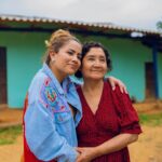 Mayella Lloclla Instagram - ✨Hoy es navidad✨ mi primer Villancico, está realizado con mucho Amor para nuestro país donde muestro mis raíces, el video fue Grabado en los diferentes lugares de Ayabaca , como en la plaza y mirador de Sicchez, el bosque de Cuyas , el Complejo Arqueológico de Aypate y en el Santuario del Señor Cautivo De Ayabaca, siempre tratando de mostrar todo lo bello que tenemos como país y que debemos revalorar, la letra de la canción compuesta y musicalizada por @jfernandezvaldivia con ritmos del pacasito nos da a conocer un poco más sobre las costumbres qué hay en el norte de nuestro país. Un canto al Amor, a la familia que debemos celebrar, miren el video que está muy emocionante y lo pueden encontrar en YouTube y no se olviden lo más importante es festejar porque estamos juntos , perdonar con el corazón, Olvidar las penas y sobre todo regalar mucho amor que es lo que necesita el Mundo ✨ #villancico #navidad #piura #perú #pacasito #hoyesnavidad #mayellalloclla
