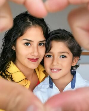 Mayella Lloclla Instagram - No tengo palabras para explicar lo que significa ser tu Madre. Al verte crecer todos estos 13 años lo único que se viene a la mente es la palabra AMOR. 
Feliz día a todas las mamitas qué día a día cuidamos a nuestros hijos con Amor #happymothersday  #diadelamadre #felizdiadelamadre
