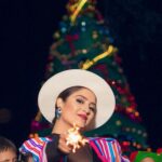 Mayella Lloclla Instagram - Ay que nervios ya se va acercando la Navidad! 🎄 ¿Cuéntame qué te pareció mi video “hoy es Navidad En YouTube? Y cuál es su regalo más preciado que quisieran recibir en Navidad, los leo y Los quiero mucho! ❤️‍🔥