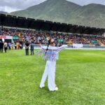 Mayella Lloclla Instagram - Hoy se acaba la celebración Navideña más Extensa del Perú “La Festividad de los Negritos de Huánuco” y cabe resaltar que esta festividad es Patrimonio Cultural de la Nación ♥️ 🇵🇪 Ay tengo tantas ganas de contarles lo que estoy preparando para ustedes , este 2024 se viene a lo Grande , ya lo Decreté … Pronto para ustedes … Mi bello pantalón , casaca bordado a mano inspirado en la festividad de los negritos de Huánuco y mi top tejido a mano de @cora.hechoamano 💕 #festividaddelosnegritosdehuánuco #Huánuco #perú #patrimonioculturaldlanqcion #ModoBicentenario #Bicentenario #bicentenarioperú2024