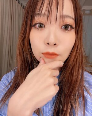 May'n Instagram - 撮影でした📷

どうしても肩にメロン乗っかりがちなので午前中にホットヨガで汗たっぷりかいてスッキリさせてからスタジオ行った。笑

お知らせをお楽しみにー！！

#Mayn #shooting #🍈