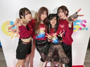 May'n Instagram - 2024.5.25
D4DJ D4FES、Abyssmareとして出演！
初のD4FESでしたが初日のトリつとめさせていただきました🐺❤️‍🔥

今まで2回ステージに立って、
京プレミアムの外部イベントもあって。
そして、ホームでありながらきっと初めてアビスをみてくれる人もたくさんいてくれるD4fes。

最強最恐の黒船ユニットであるAbyssmareらしさをたくさん込めて
そして、わたしたちだからこそできる最強のステージでありたかったです👧👧👧👧

夏まで待てないカラダになったでしょ？😌
8/3のワンマンライブ、期待していてね🐺❤️‍🔥

いやーそれにしてもこの4人はすごく奇跡で運命だー！
毎回高めあってBestを更新し続けられるの、心強い！

この4人だからこそできることをたくさんこれからも探していきたいな！

#D4DJ #D4fesクロスビート #グルミク
#Abyssmare #Mayn #相坂優歌 #鷲見友美ジェナ #山田美鈴