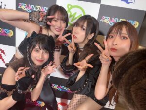 May'n Instagram - 2024.5.25
D4DJ D4FES、Abyssmareとして出演！
初のD4FESでしたが初日のトリつとめさせていただきました🐺❤️‍🔥

今まで2回ステージに立って、
京プレミアムの外部イベントもあって。
そして、ホームでありながらきっと初めてアビスをみてくれる人もたくさんいてくれるD4fes。

最強最恐の黒船ユニットであるAbyssmareらしさをたくさん込めて
そして、わたしたちだからこそできる最強のステージでありたかったです👧👧👧👧

夏まで待てないカラダになったでしょ？😌
8/3のワンマンライブ、期待していてね🐺❤️‍🔥

いやーそれにしてもこの4人はすごく奇跡で運命だー！
毎回高めあってBestを更新し続けられるの、心強い！

この4人だからこそできることをたくさんこれからも探していきたいな！

#D4DJ #D4fesクロスビート #グルミク
#Abyssmare #Mayn #相坂優歌 #鷲見友美ジェナ #山田美鈴
