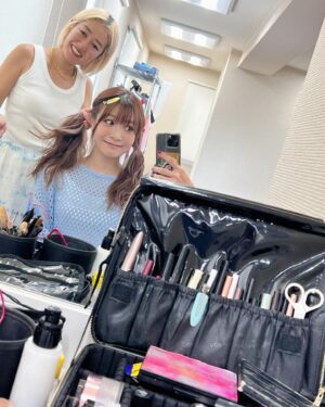 May'n Instagram - めちゃめちゃ今更ですが

FCのみなさま、
４月末更新の会報誌、みていただけましたかー？？

ライ部写真もたくさんですっ

FCも20周年に向かってよりよくしたくチームで相談してるのでよろしくお願いします✨
アンケートもありがとうございましたっ！

表紙は元気な女の子！でした！笑

#Mayn #Spring #春コーデ