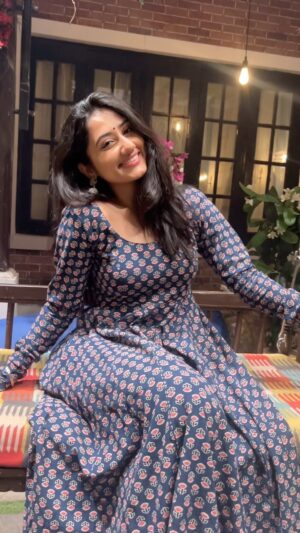 Mazel Vyas Instagram - Smile, Sparkle, Shine♥️
.
.
#terenaina #smile #sunday #slomo
