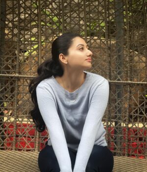 Mazel Vyas Instagram - ख़्वाबों का जहां 🦋
.
.
#hope #dreamer #sukoon