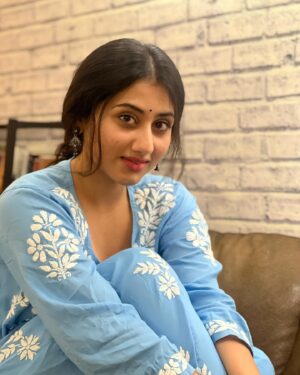 Mazel Vyas Instagram - 🦋✨🌙🩵
.
.
.
#neela #kyamohabbathain #oldschool