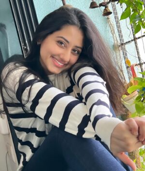 Mazel Vyas Instagram - Happy December 🫶🏻
.
.
.
#december #lastmonthoftheyear