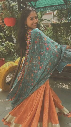 Mazel Vyas Instagram - तो धम धम बाजे ढोल ♥️
.
.
#garba #navratri #dholbaje