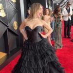 McKenzi Brooke Instagram - As promised and delivered! 😁🔥 #grammys #dance #beyonce #putaringonit #redcarpet #blackdress