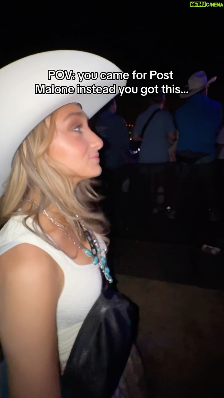 McKenzi Brooke Instagram - “Siri play Sunflower by Post Malone”🥲 #postmalone #stagecoach #country
