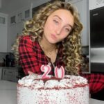 McKenzi Brooke Instagram - can’t believe im 20! 🥹🎂 #birthday #20