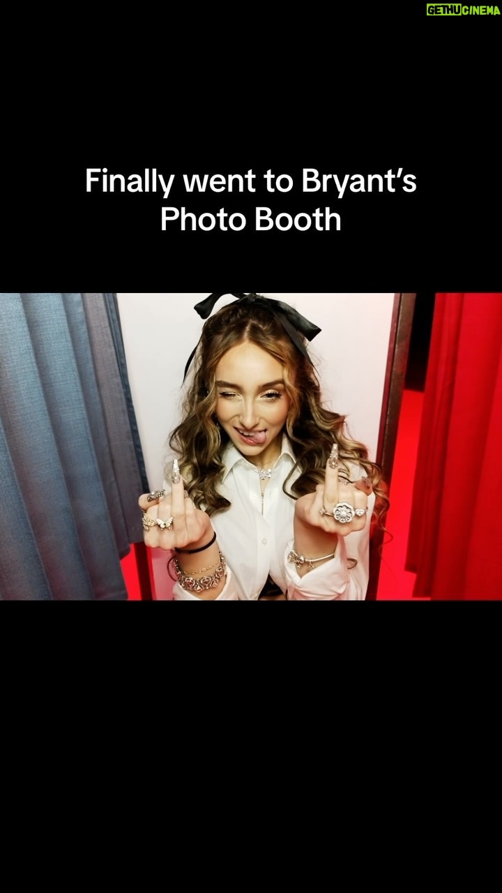 McKenzi Brooke Instagram - didn’t have my teenage dirtbag photos so I took some😎 #forgetu #teenagedirtbag #photobooth TYSM!! @boothbybryant