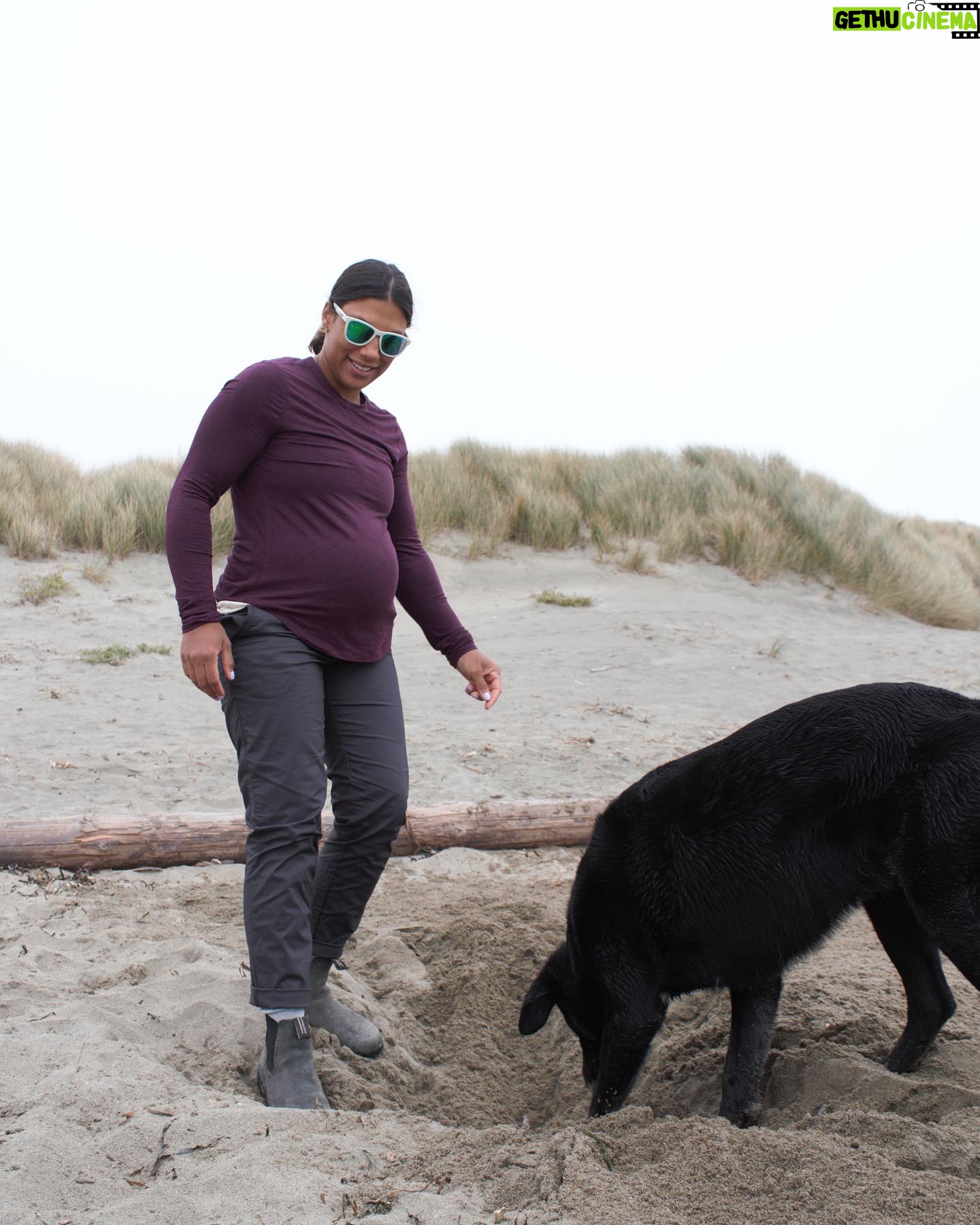 Meagan Martin Instagram - Getting outside is always changing. When the mountains are still too hot, it’s nice to have the cool and misty coast as an option 🥰! Either way my pup maddy is happy since the loves the mountains and the ocean as much as I do! @prana #prAnaPartner #prAnaAdventurer