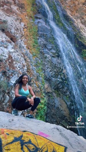 Meagan Tandy Instagram - Cirque Du Sore Legs 🗻
#hikers #hikingadventures #hiking #adventure