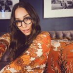 Meaghan Rath Instagram - Looking like my pillow for press day for Children Ruin Everything. 🇨🇦 SERIES PREMIERE TONIGHT at 8pm on @ctv, Canada!🇨🇦 (You’ll be able to see it very soon on @therokuchannel in the US, stay tuned for the date🇺🇸 ) 💅🏽 @kmannmakeup 💇🏽‍♀️ @josephchase