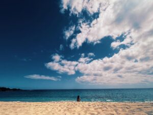 Meaghan Rath Instagram - Hawaii, I’ve missed you so much. I am so lucky that I got to bask in your glory again after these years away. Thank you for blessing this baby with your magic🌸🧚🏽‍♂️🦋