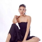 Medha Shankar Instagram - 🤍🖤 📸 @saurabh_sonkar 💄 @symone.neilson_mua_hair