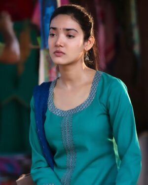 Medha Shankar Instagram - Precious moments from my favourite day on set. #12thFail #BTS
📸 @javeddar 
@vidhuvinodchoprafilms @zeestudiosofficial @disneyplushotstar