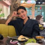 Medha Shankar Instagram - Lately life has only been about food, love for food, and happiness post intake of food. Life is food, life is good🐒🍕🍰🍜🍦