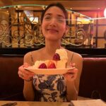 Medha Shankar Instagram - Lately life has only been about food, love for food, and happiness post intake of food. Life is food, life is good🐒🍕🍰🍜🍦