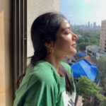 Medha Shankar Instagram – 🦖
.
.
.
.
.
#windowseat #sunnydays