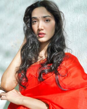 Medha Shankar Instagram - Jo khatm ho kisi jagah, yeh aisa silsila nahi♥️♾️
.
.
.
.
.
📸 @dev.yami 
HMU @symone.neilson_mua_hair