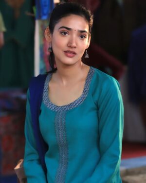 Medha Shankar Instagram - Getting into the character of ‘Shraddha Joshi’ has been an enriching experience🫶
📸 @javeddar 
#12thFail #12thfailonhotstar 
@vidhuvinodchoprafilms @disneyplushotstar