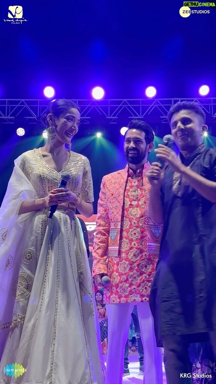 Medha Shankar Instagram - A day filled with love, energy, Garba beats, and the unstoppable ‘Restart’ vibes. ❤️🕺💃💥 Ahmedabad, you made it an unforgettable experience! #ZeroSeKarRestart Watch #12thFail in cinemas on 27th October - inspired by a million true stories. @vidhuvinodchoprafilms @zeestudiosofficial @vikrantmassey @anantvjoshi @anshumaan_pushkar #VikasDivyakirti @arsgeeta @itsharishkhanna @priyanshuchatterjee @moitrashantanu @swanandkirkire @saregama_official @krgstudios
