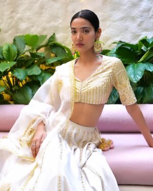 Medha Shankar Instagram - 🌟🤍💫

Wearing  @madzinlabel
Styled by  @malvikabajaj
Team @sanjamkaur92 @___haywire 
Jewellery by @the_jewel_gallery 
HMU @symone.neilson_mua_hair