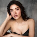 Medha Shankar Instagram – Stillness, presence, grace💫

Photographer @tejasnerurkarr 
Stylist @mohitrai 
HMU @makeupwali @hairbysurekhanivate