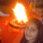 Meena Vasu Instagram - అందరికి భోగీ శుభాకాంక్షలు 🔥