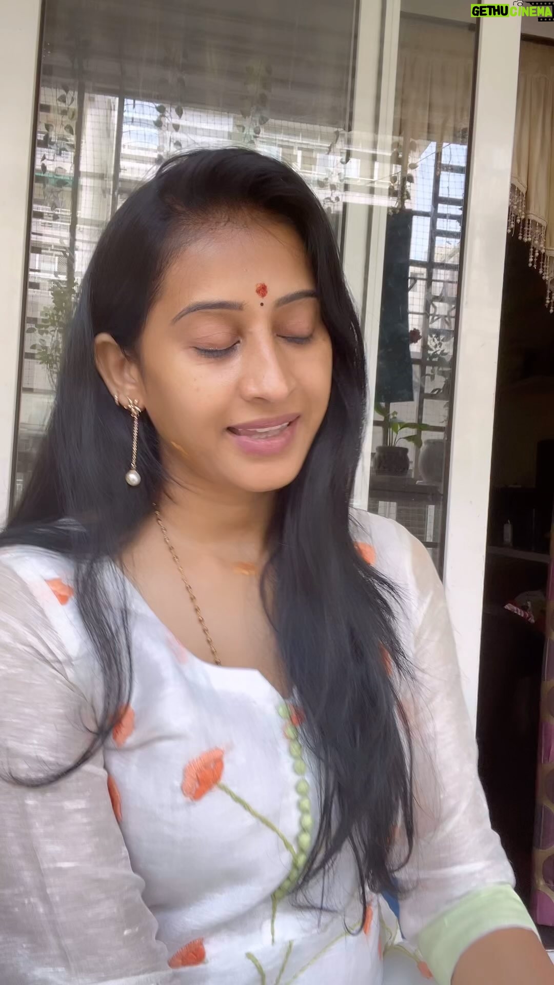 Meena Vasu - 57.9K Likes - Vadhiledhe Ledhinkaa ❤️☺️