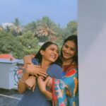 Meena Vasu Instagram - We are the *wooooow* 🤭♥️ . . . . . . . . . #reels #reelsinstagram #reelsvideo #reelitfeelit #reelkarofeelkaro #reelsviral #viral #trendingreels #trendingsongs #trend #trendingnow