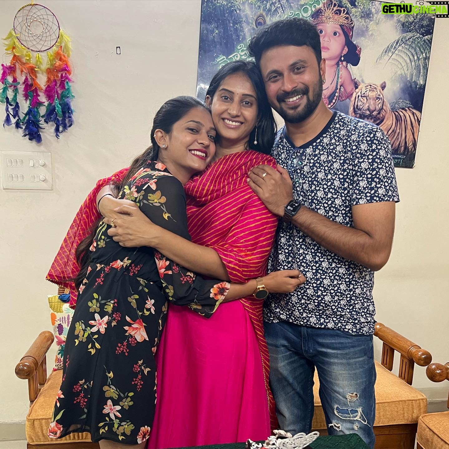 Meena Vasu - 12.3K Likes - The day just started with a good vibes
#feelinghappyandblessed #birthdayvibes🎉