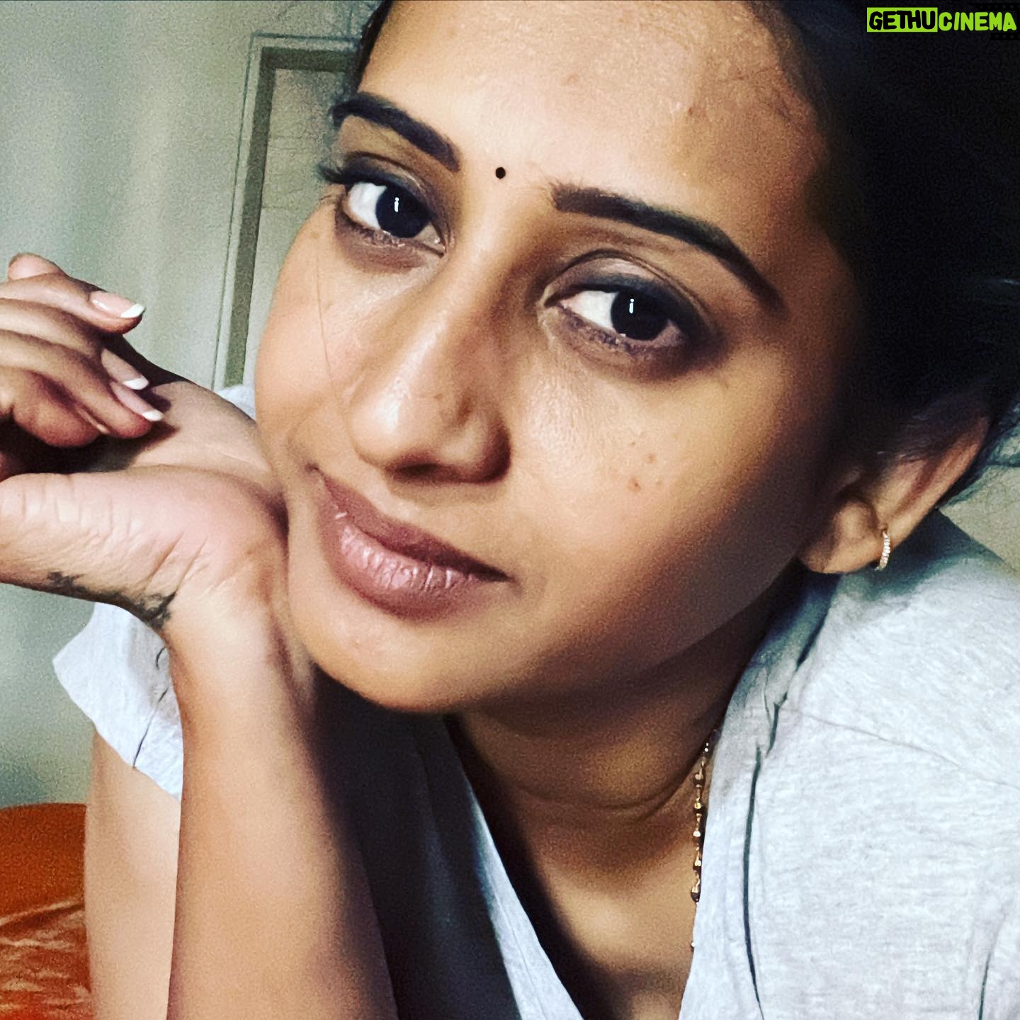 Meena Vasu - 10.9K Likes - 🌛