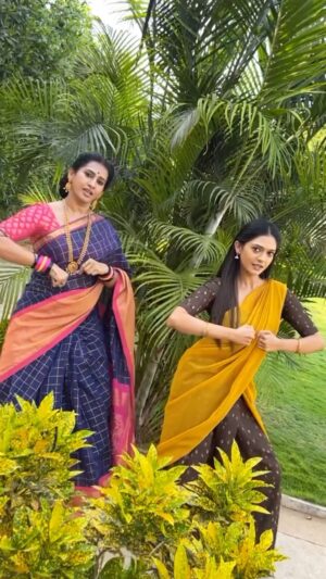 Meena Vasu Instagram - Kannetla Koduthundeneeee 😉🫣

#reelsinstagram #reelsvideo #reelsindia #reelitfeelit #viralvideos #viral #trendingreels #trending #dasaramovie #telugu #trend