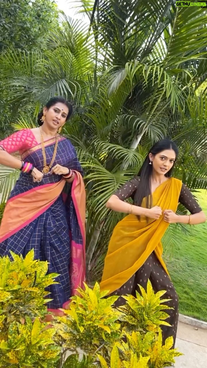Meena Vasu - 36.5K Likes - Kannetla Koduthundeneeee 😉🫣
#reelsinstagram #reelsvideo #reelsindia #reelitfeelit #viralvideos #viral #trendingreels #trending #dasaramovie #telugu #trend