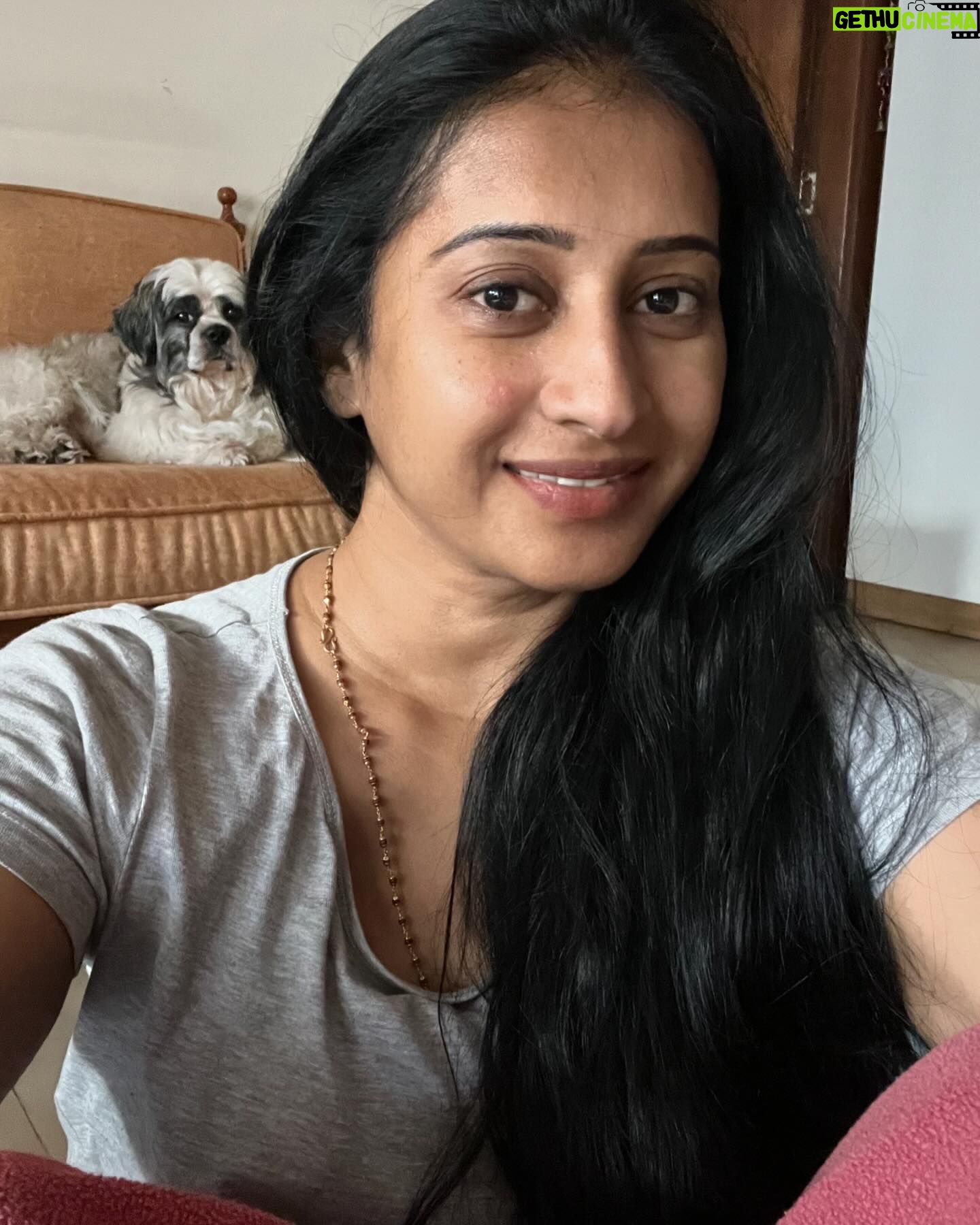 Meena Vasu - 10.4K Likes - Morning vibes ❤️❤️me and Limmo 🐶
.
#nofilterneeded #nomakeup #morningvibes