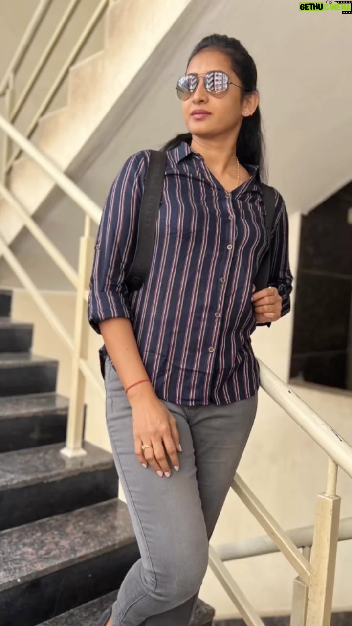 Meena Vasu - 49.5K Likes - 😎❤️