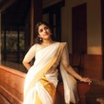 Meenakshi Dinesh Instagram - വിഷു ആശംസകൾ🌾✨ 📸 @sour__v