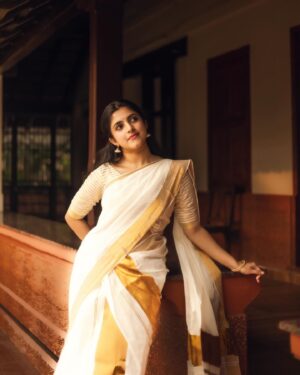 Meenakshi Dinesh Instagram - Thani malayalee🤓