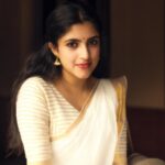 Meenakshi Dinesh Instagram - വിഷു ആശംസകൾ🌾✨ 📸 @sour__v