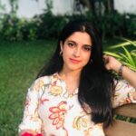 Meenakshi Dinesh Instagram - Testing @suman_enna_summavaa ‘s patience 😙
