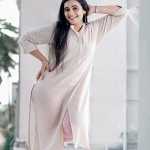 Meera Vasudevan Instagram - Should I judge myself from the eyes of the beholder? 

I couldn’t care less, I am me and grateful to just Be! ❤️

Photo courtesy : @aperture.fox 

Makeup and hair artist : @makeover_by__nila_karthika_ 

I wasn’t dressed for an interview but Nila and my photographer sure made me look a million bucks! 

This look was for the Behindwoods Ice interview with @ameen_madathil 

https://youtu.be/lxVwz4a-UuI

Interview, makeup artist and location coordinated and arranged by my manager Supriya Vinod @vinodsupriya 

#meeravasudevan #actormeeravasudevan #actressmeeravasudevan #meeravasudev #actressmeeravasudev #actormeeravasudev #interview #behindwoods #behindwoodsice #simple #elegant #woman #confidence #gratitude #entertainment #supriyavinodformeeravasudevan #makeoverbynilakarthika