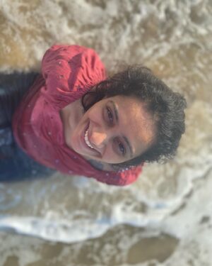 Meera Vasudevan Instagram - A splash of salt and sea… ! 
Do you love the fresh salty breeze on your face and the joy of unpredictable waves throwing you around? 
I think, Life’s a little like that -with its joys and sorrows- and all the deep feeling , living and loving that come with it… 
You have to feel life to actually live it, rather than just run through it!! 
#saltandsea #sea #waves #fresh #meeravasudevan #actormeeravasudevan #actressmeeravasudevan #meeravasudev #adayatthebeach #blessed #grateful #happy