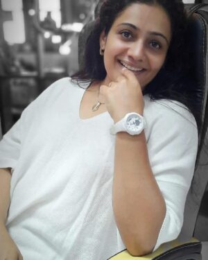 Meera Vasudevan Instagram - Wear your elegance! 
#meeravasudevan #actormeeravasudevan #actressmeeravasudevan #meeravasudev #blessed #loved #love #selflove #white #mangotops #babyg #babygbycasio #keepitrealandsimple